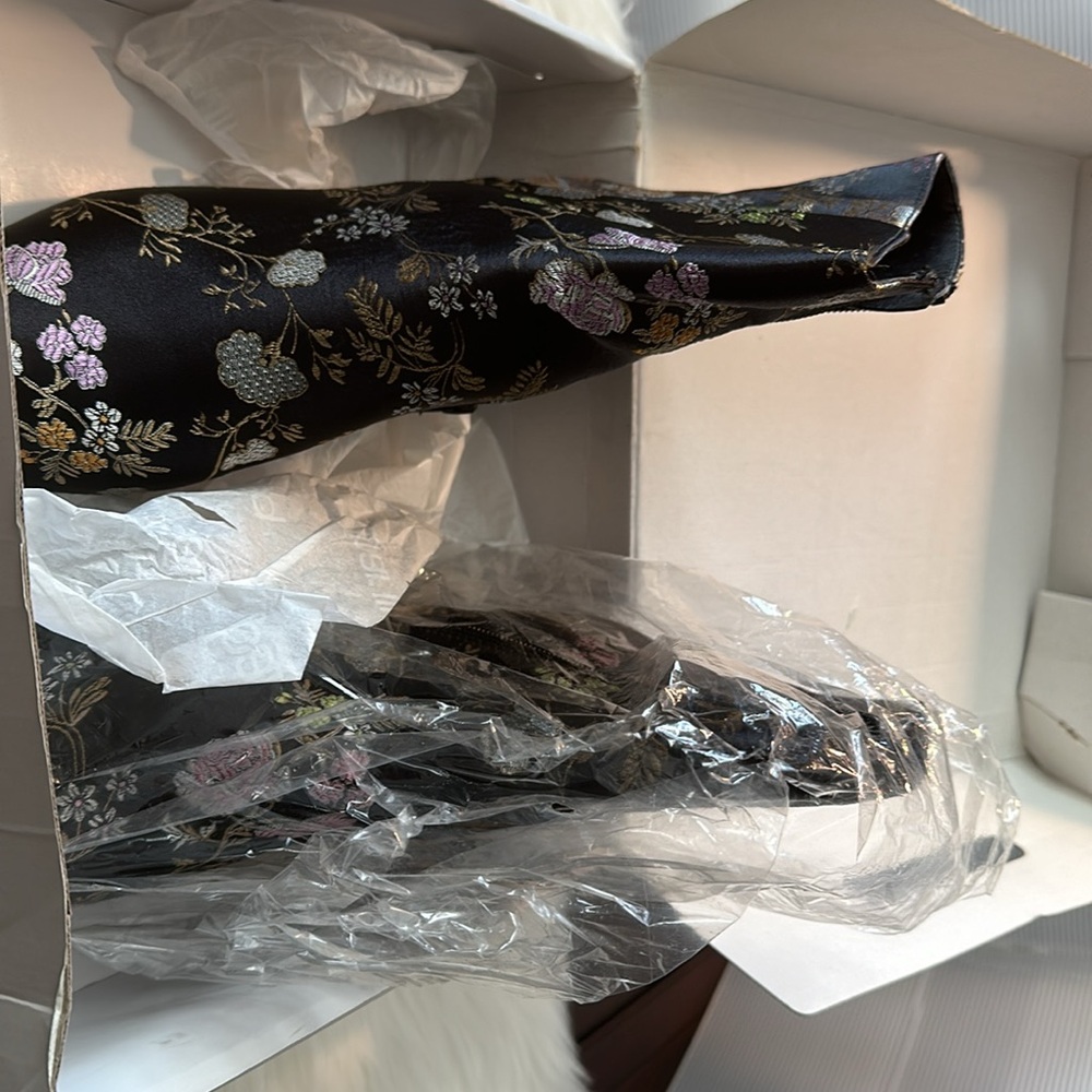 New… back women’s black satin block floral heel